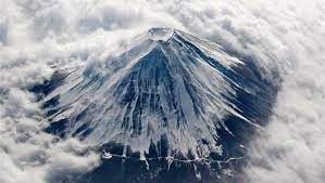 Japan: Microplastics detected in clouds hanging atop two mountain